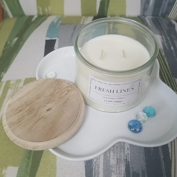 Fresh Llinen Scented Candle 14 oz - Picture 3 of 4